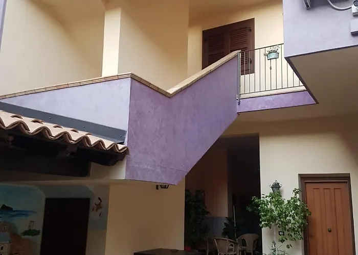 לינה וארוחת בוקר Ippocampo 4*